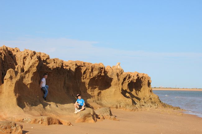 Port-Hedland-beach-landstone-formations-photo-credit-porttouristparkcomau.jpg